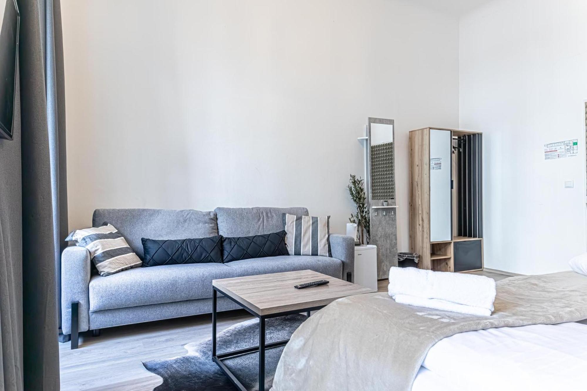 Modern Mariahilfer - Virtual Reception&self-checkin Hotel 2*